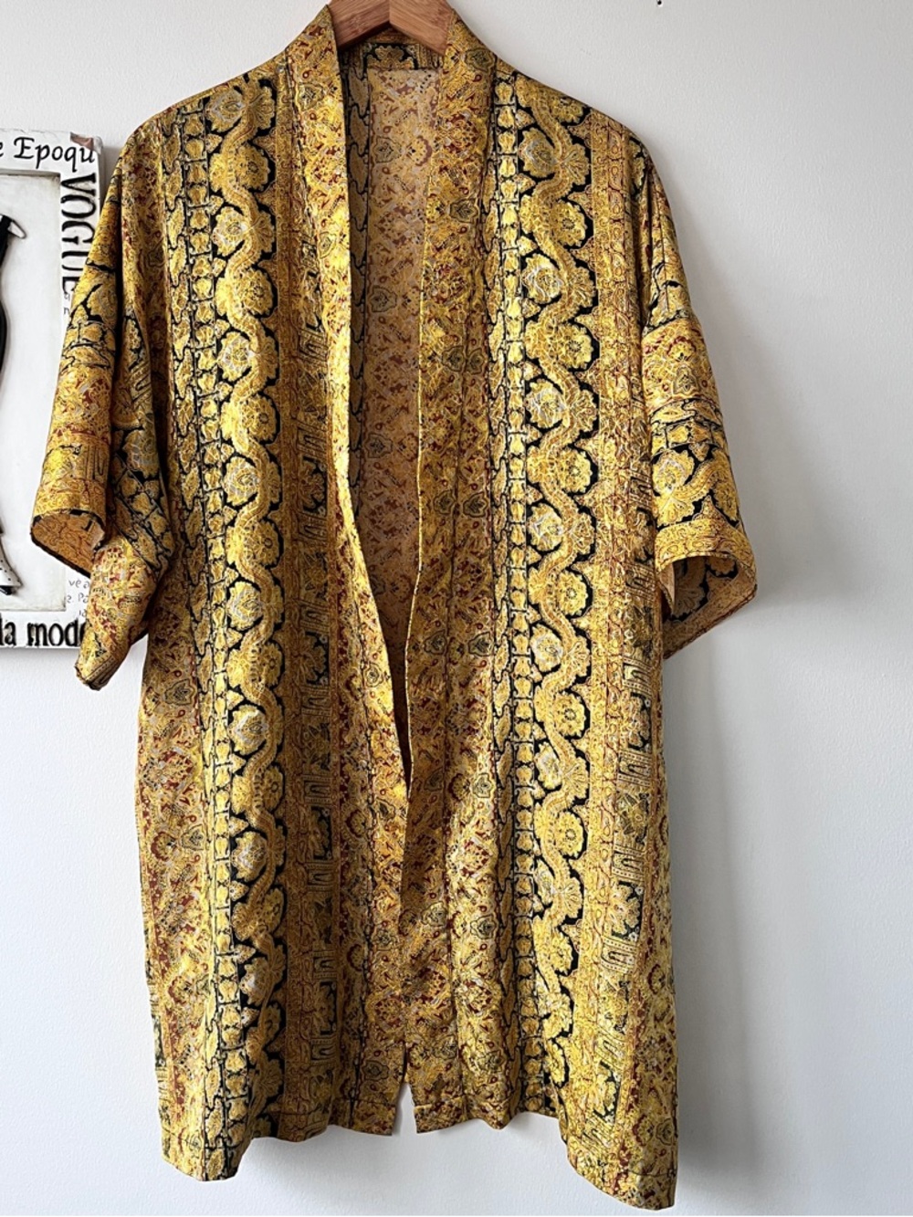 Vintage Val Mode Women’s Luxury Gold Satin Printed Short Kimono Robe Size M